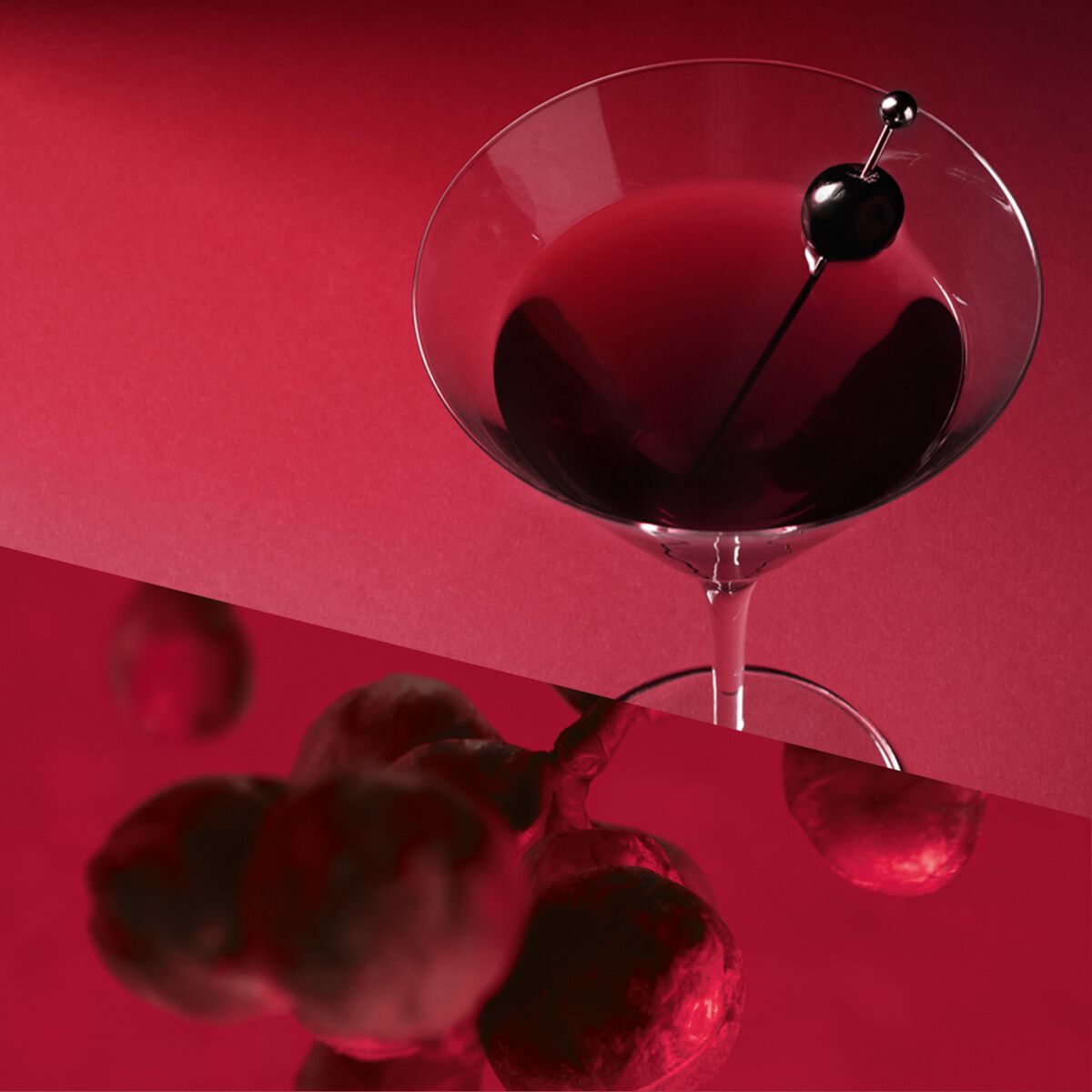 Red Diva Rezept in einem Martini Glas serviert und mit einer Kirsche verfeinert