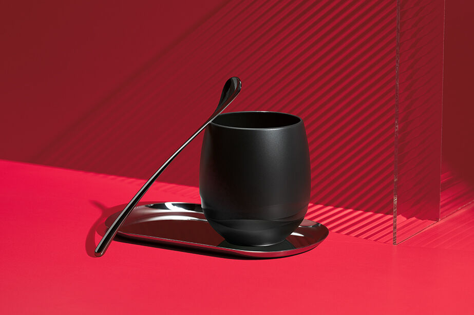 Schwarzes Teetassen-Set mit Tablett und Löffel