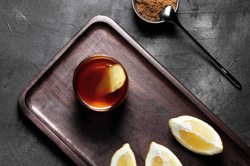 Tea recipe with black tea refined with lemon and ginger